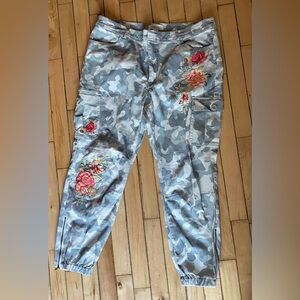 Floral decal camo pant size 12